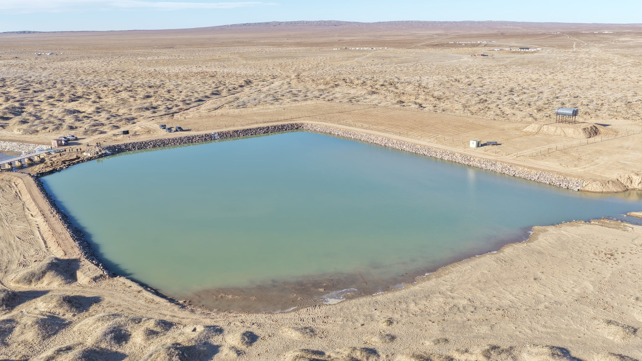 Хонгорын голд хөв цөөрөм, дуслын усалгааны систем шинээр байгууллаа